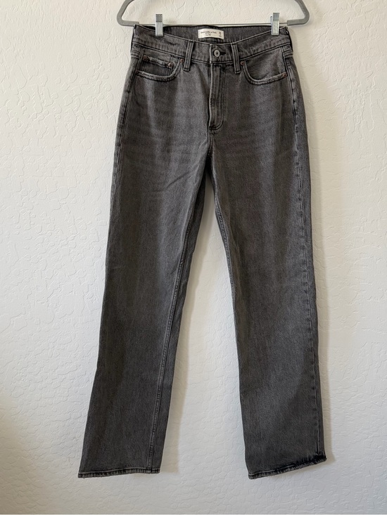 Abercrombie & Fitch Denim - Abercrombie & Fitch The baggy Low Rise Straight-Leg Jeans